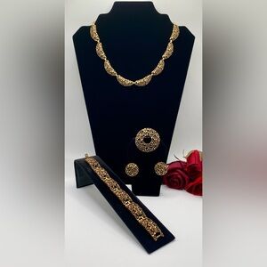 Coro Vintage Forget Me Not Complete Parure Necklace Bracelet Brooch Earrings